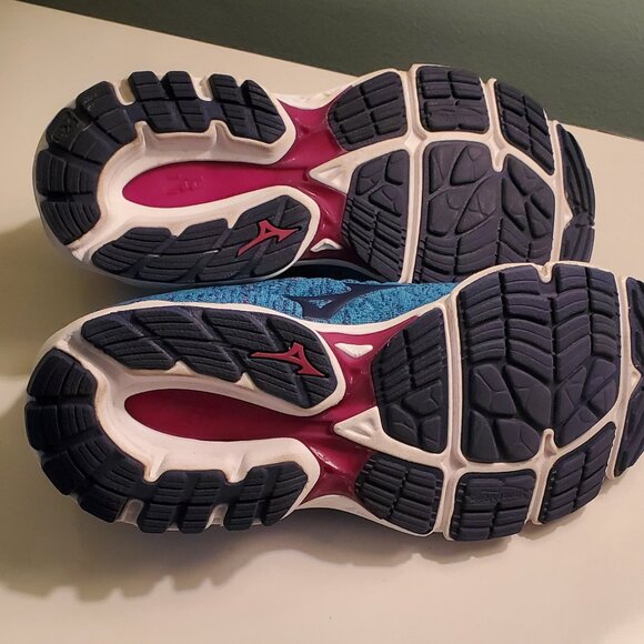 Mizuno Women's Wave Inspire 16 Waveknit B Width Running Shoe 8M - Picture 4 of 4